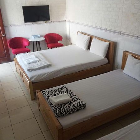 Khach San Hoa Anh Anh Hotel Хошимин Екстериор снимка