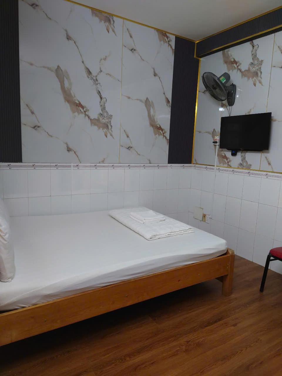 Khach San Hoa Anh Anh Hotel Хошимин Екстериор снимка