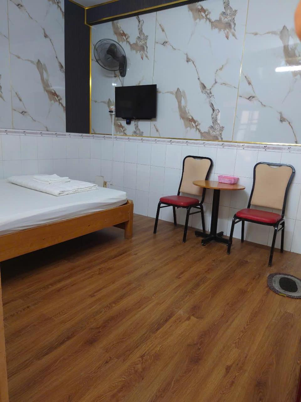 Khach San Hoa Anh Anh Hotel Хошимин Екстериор снимка