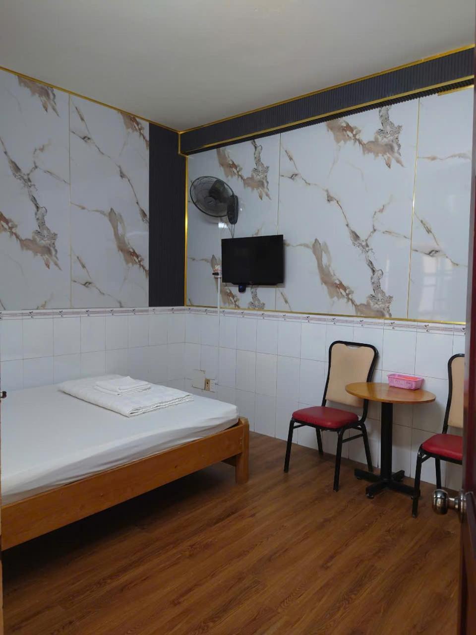 Khach San Hoa Anh Anh Hotel Хошимин Екстериор снимка