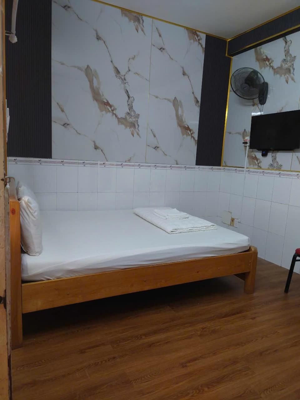 Khach San Hoa Anh Anh Hotel Хошимин Екстериор снимка